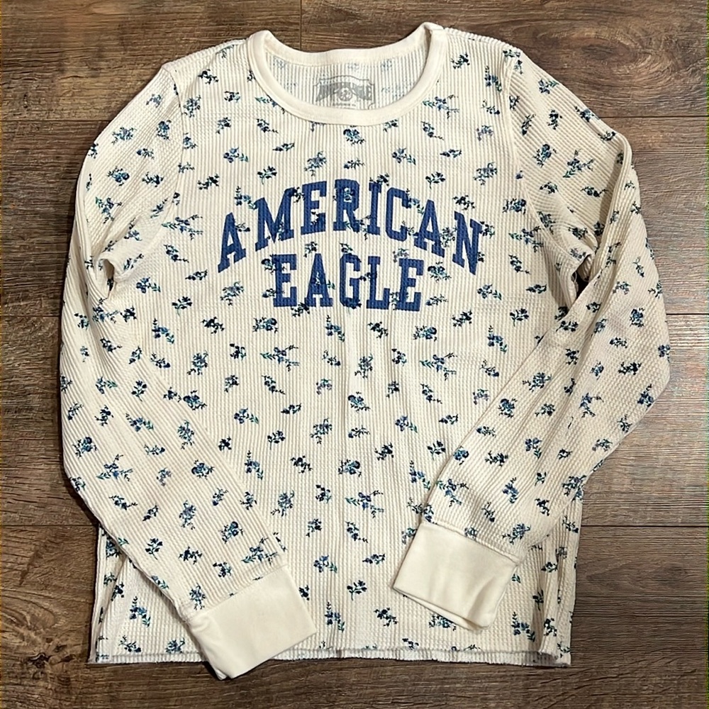 Women’s American Eagle Floral Printed waffle long sleeve, size L, fits S/M